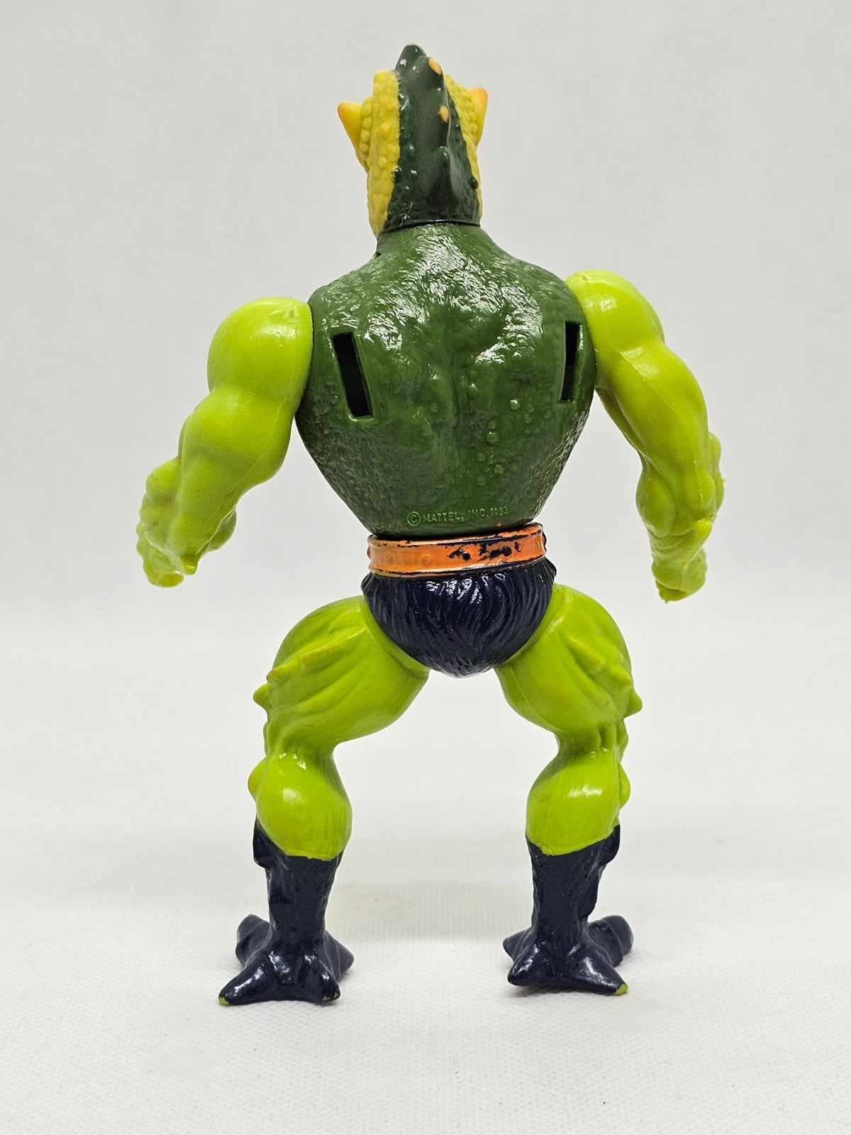 7618184
