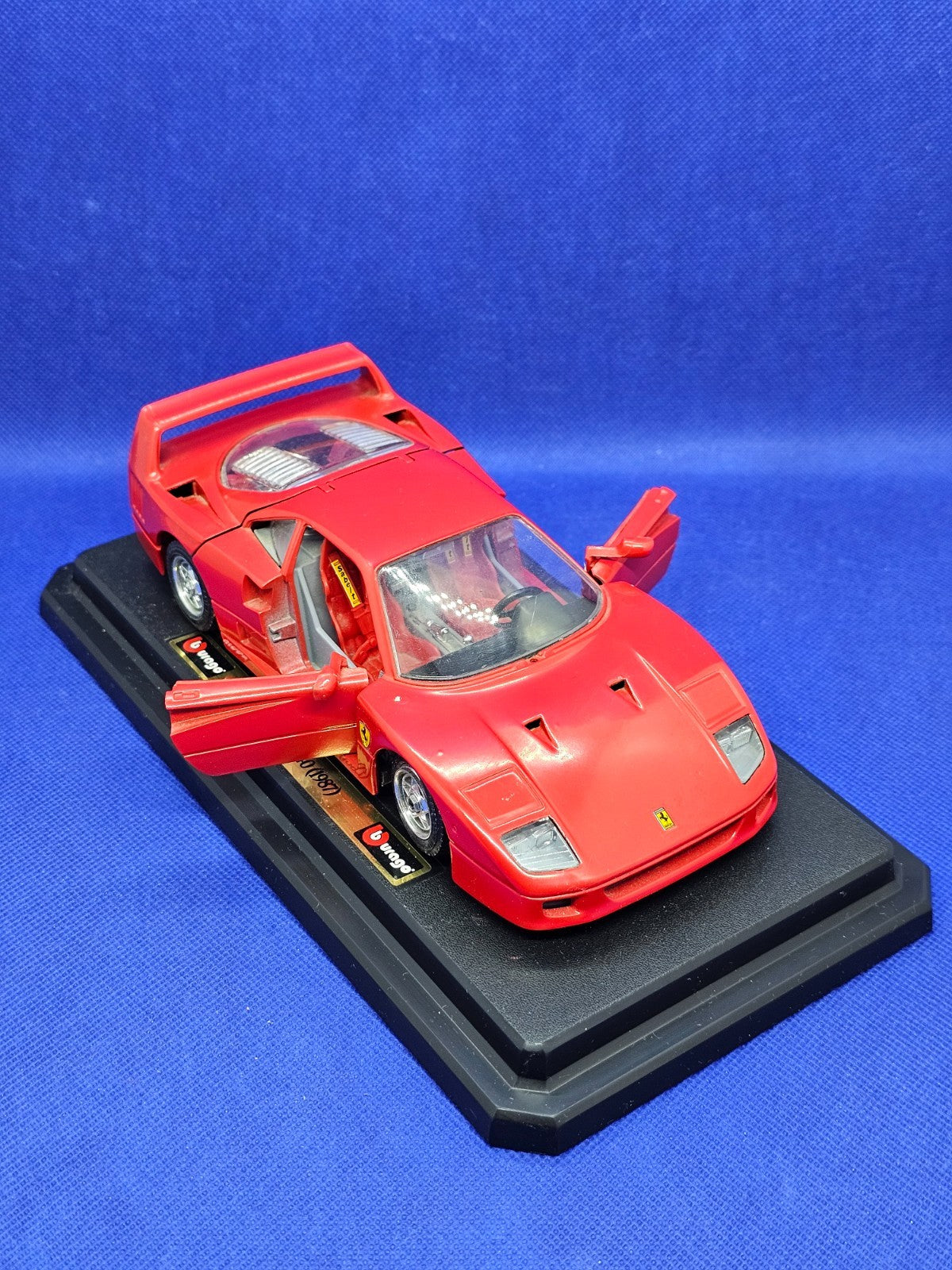 Ferrari F40 1987 Bburago 124 Miniature Rouge Avec Socle Sans Essuie Glace3