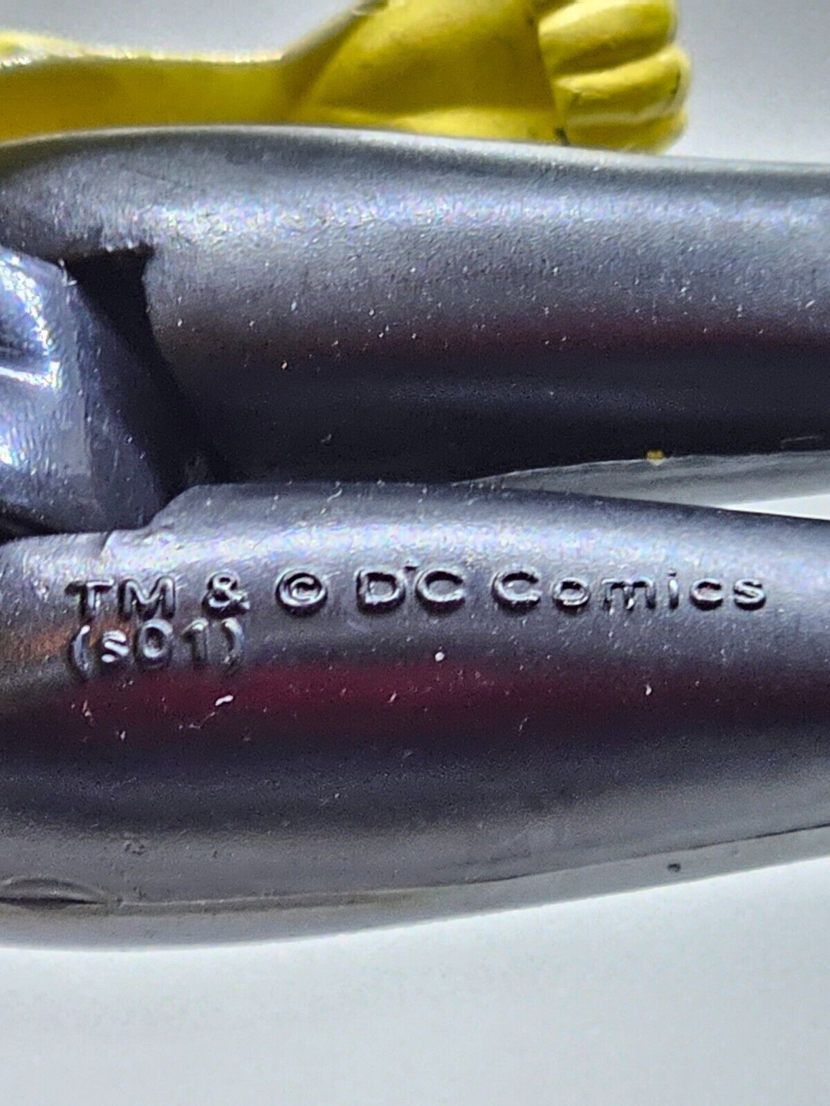 5561745