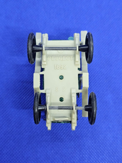 Peugeot 1892 Huilor tacot miniature publicitaire plastique à assembler 6,5 cm3