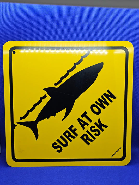 Plaque Déco Surf at Own Risk Requin, Surf Vintage, Seaweed Surf Co, 30 cm0