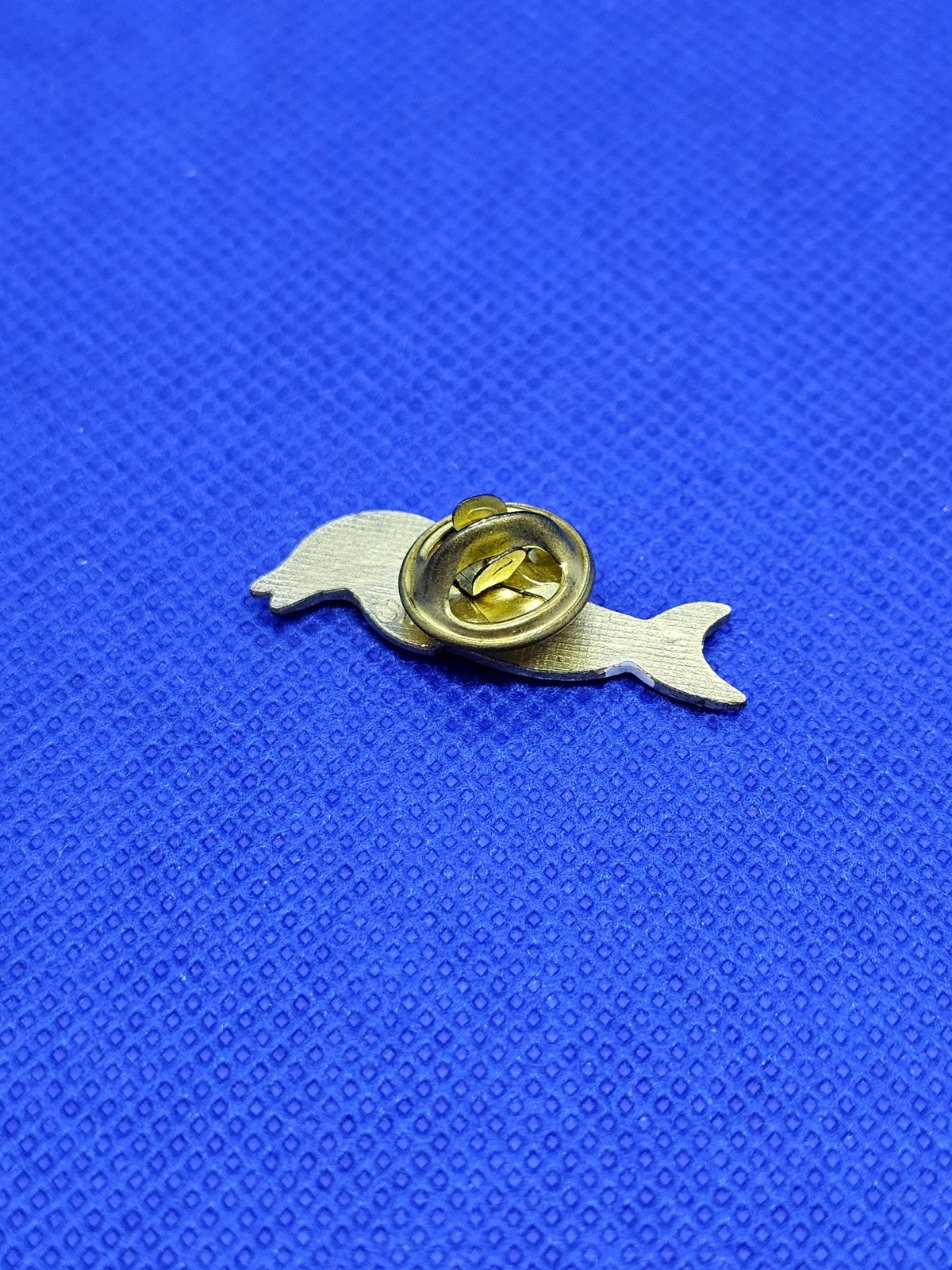 Pin’s Shell Dauphin Publicitaire Vintage Métal Émaillé Collection1