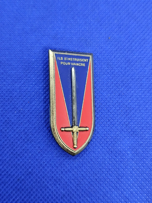 Insigne Militaire Saint-Cyr Ils s'instruisent pour vaincre Y Delsart H2430