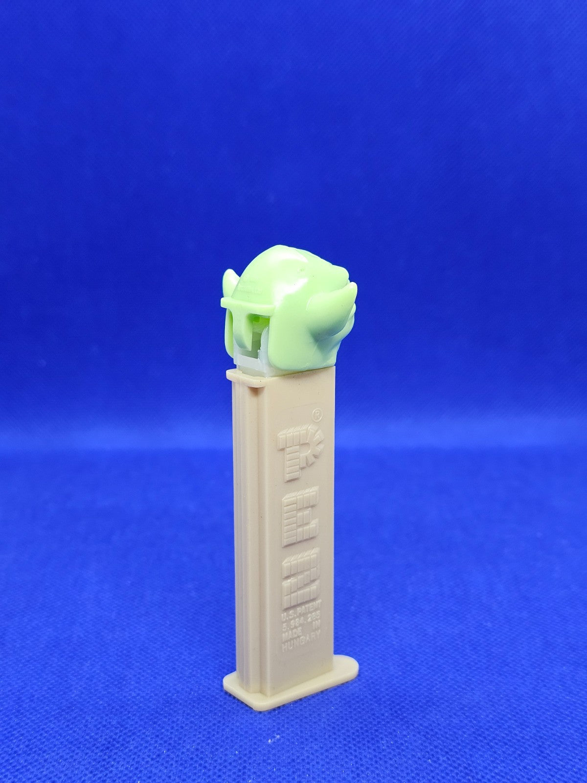 PEZ Yoda Star Wars Distributeur Bonbons Made in Hungary2