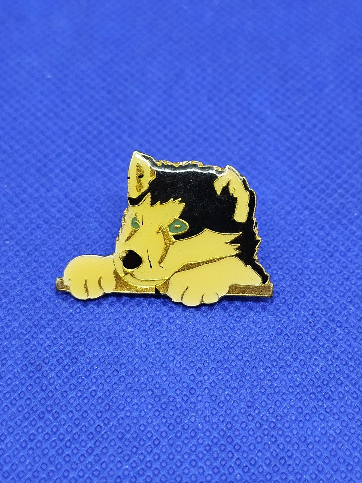 Pin’s Shell Husky Chien Vintage Années 1990 Métal Émaillé Doré0