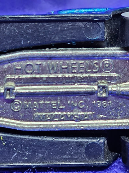 35 Classic Caddy Hot Wheels Cadillac 1981 Malaysia Bleu Métallisé 7 cm5