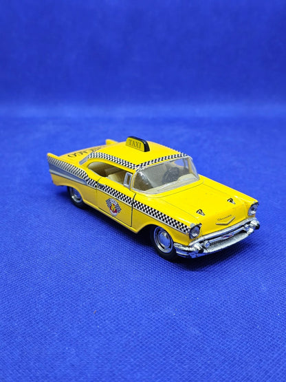 Chevrolet Bel Air Taxi Cab 1957 Kinsmart Friction 13 cm0