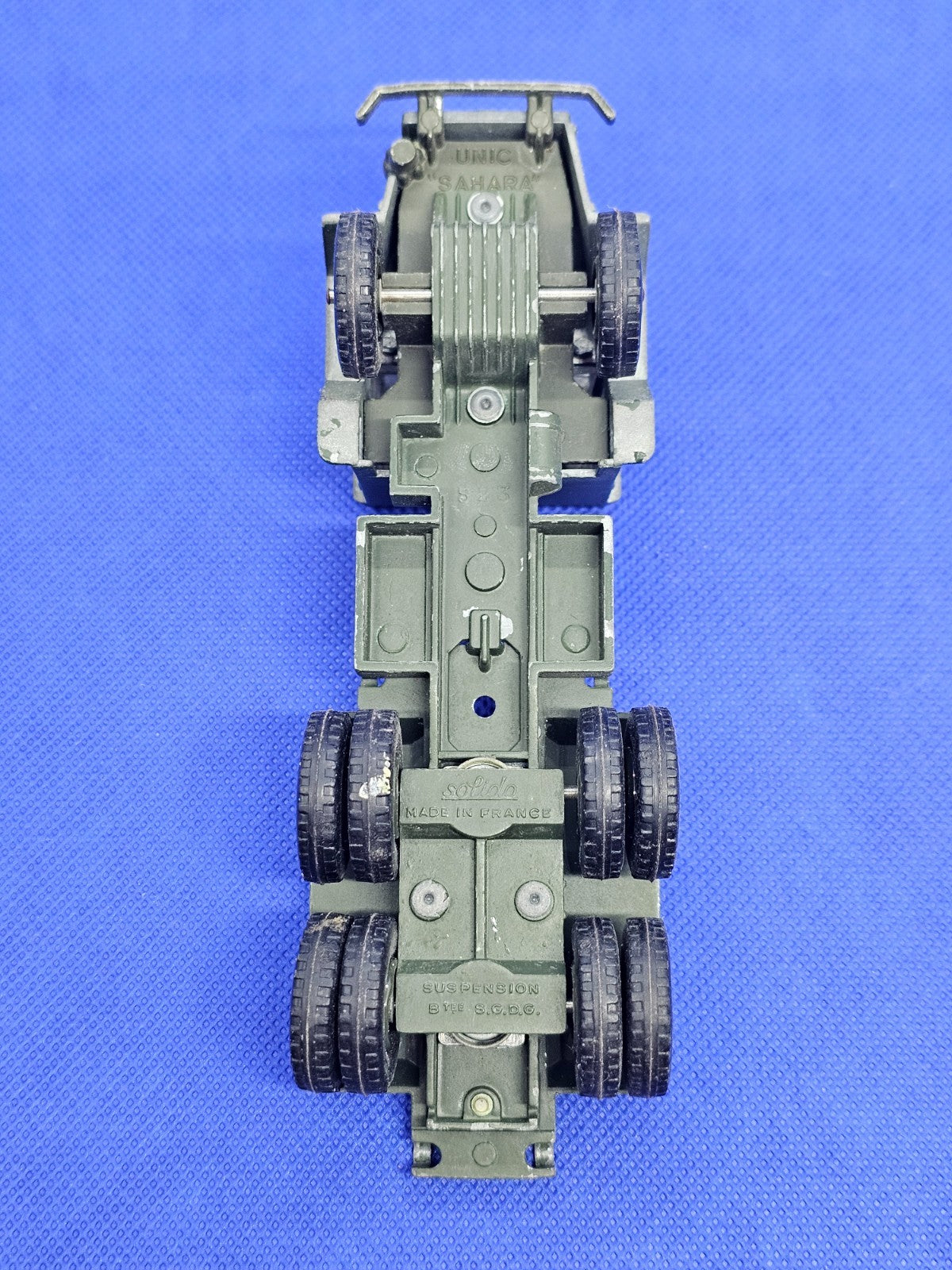 Unic ZU 120 Sahara camion militaire Solido France 150 vintage 15,5 cm2