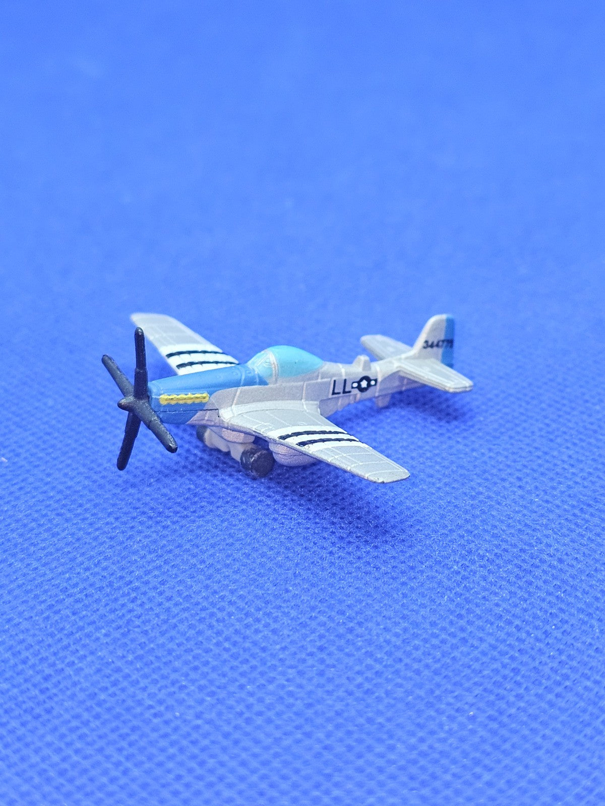 Micro Machines P-51 Mustang avion militaire Galoob argenté bleu vintage0