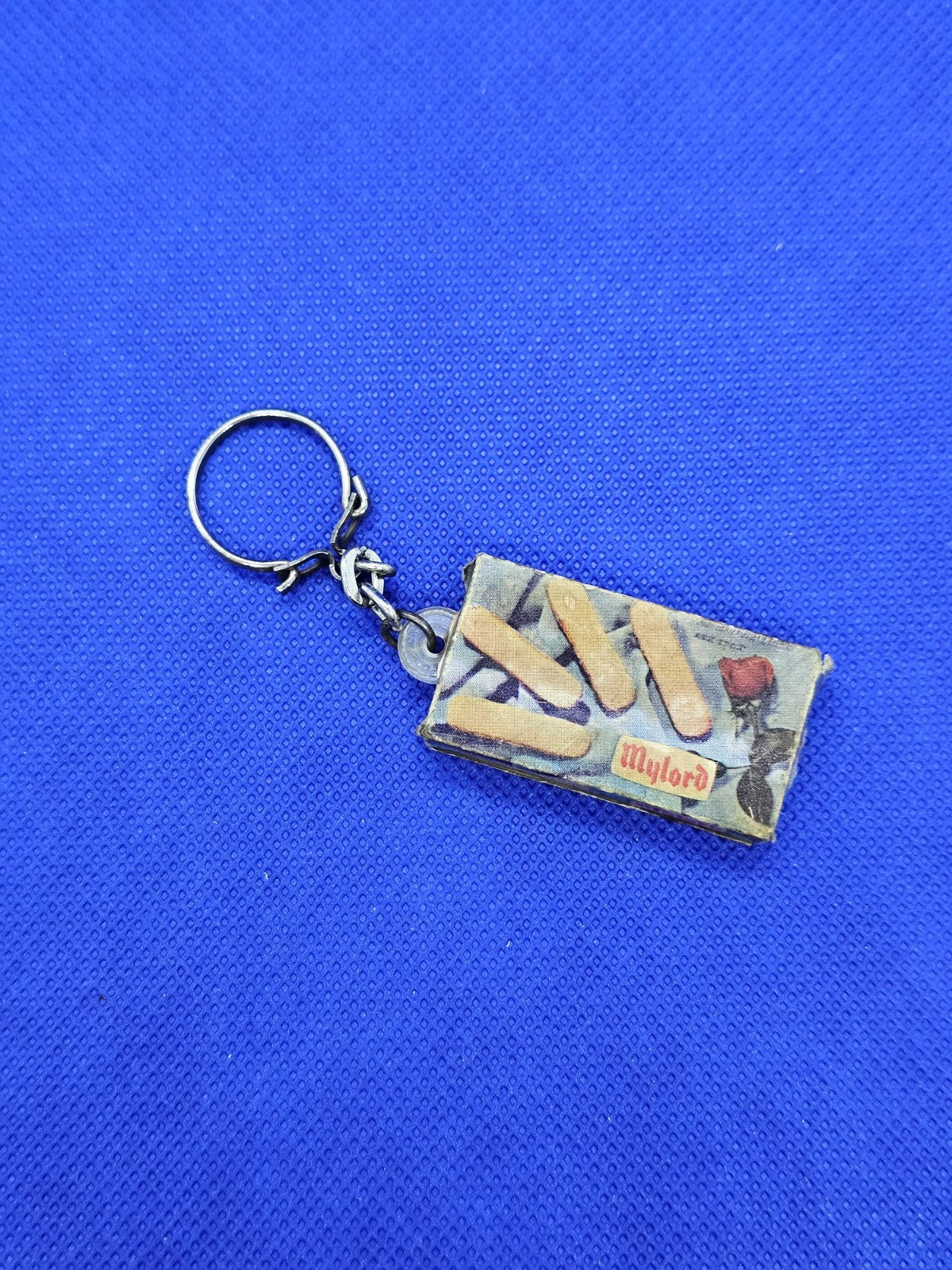 Porte‑clé publicitaire vintage Biscuits Mylord Brive‑la‑Gaillarde France, access1