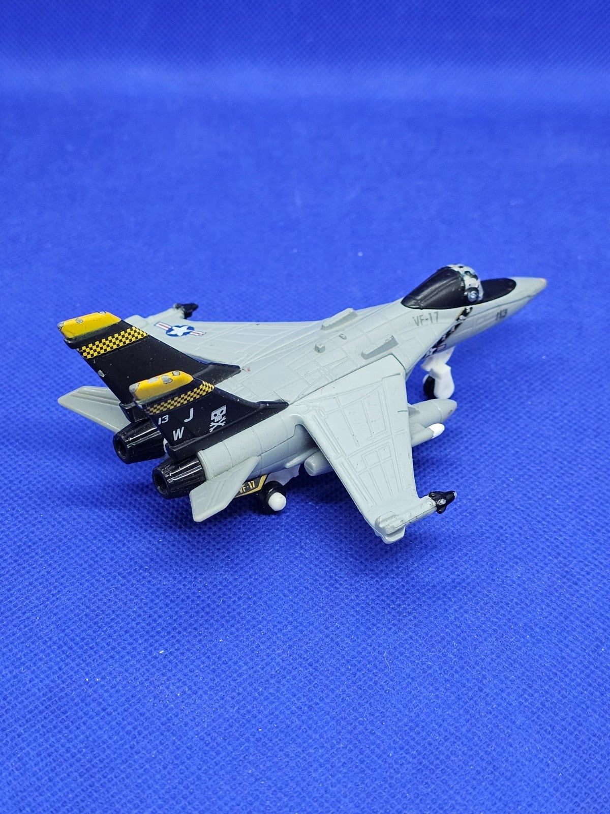 Bravo Disney Planes Mattel 155 Avion Chasse Die Cast FA-18 20131