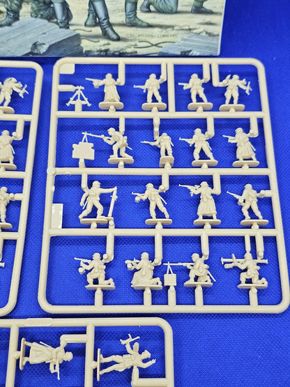 Panzergrenadiere allemands 1944 Revell 02584 WWII 172 2006 #24