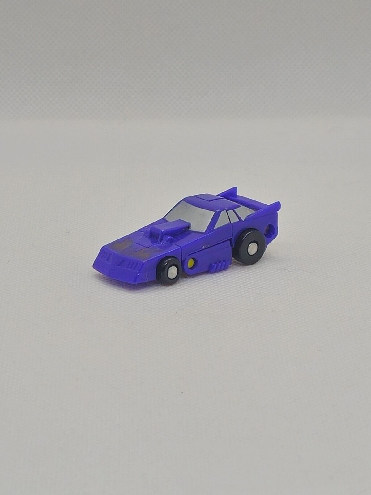 5561949