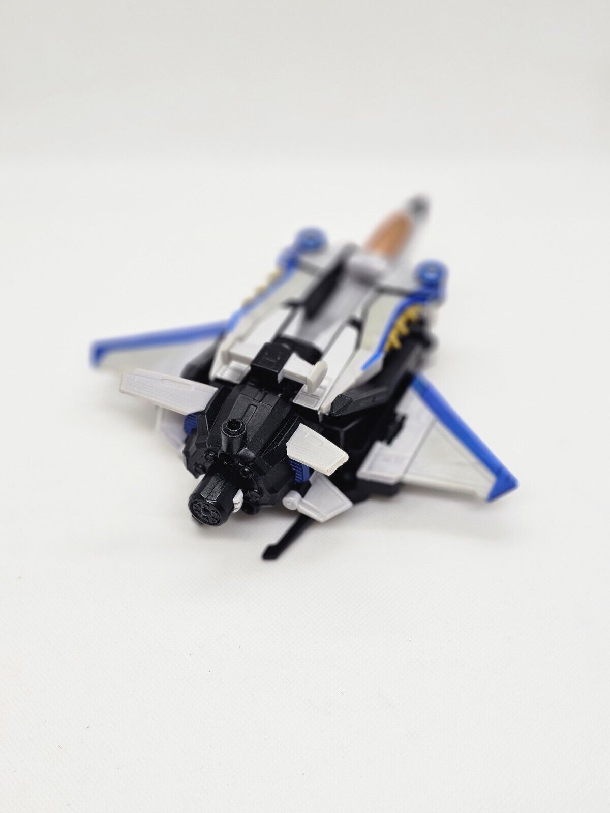 5561590
