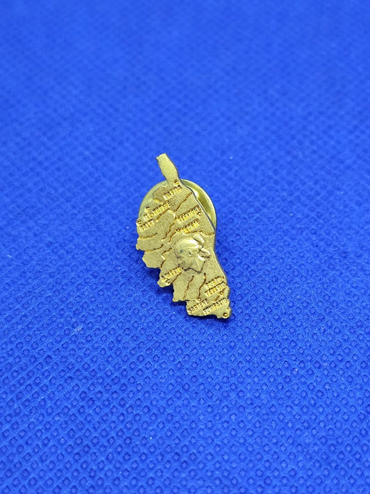 Pin's Corse Carte Île Villes Bastia Ajaccio Bonifacio Métal Doré Vintage0