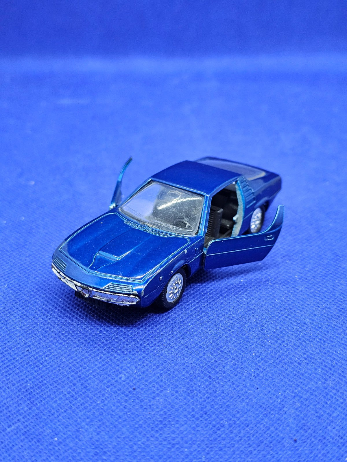 Alfa Romeo Montreal Jet Car de Norev N816 143 1970 Bleu0