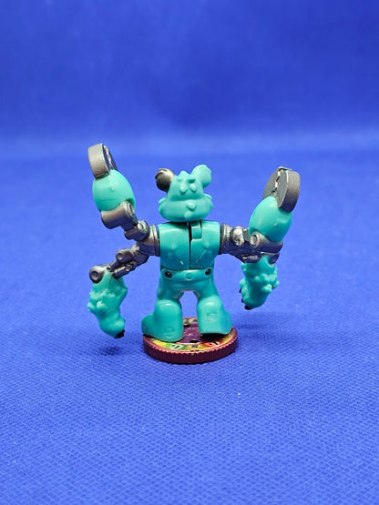 Clawsome Shreddy Akedo Legends of Akedo Moose Toys Figurine Combat1