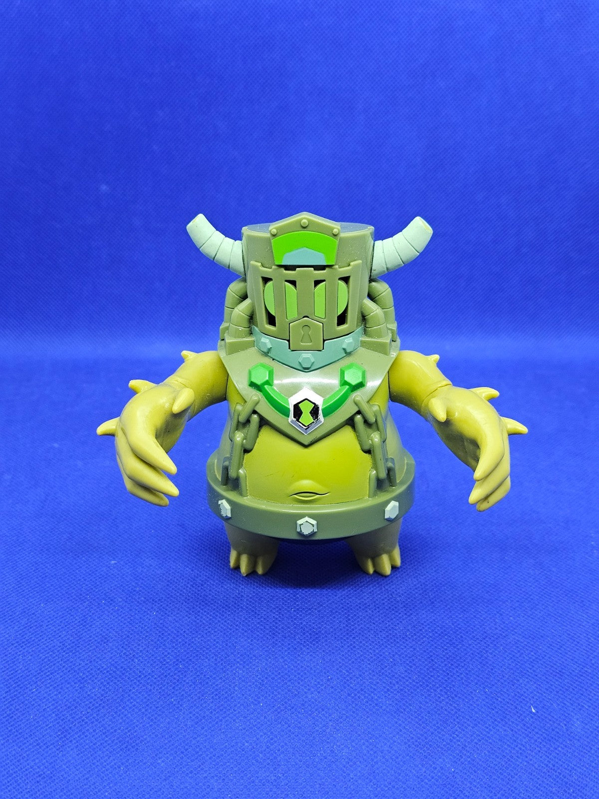Toepick Ben 10 Omniverse figurine casque ouvrant Bandai 2012 13 cm1