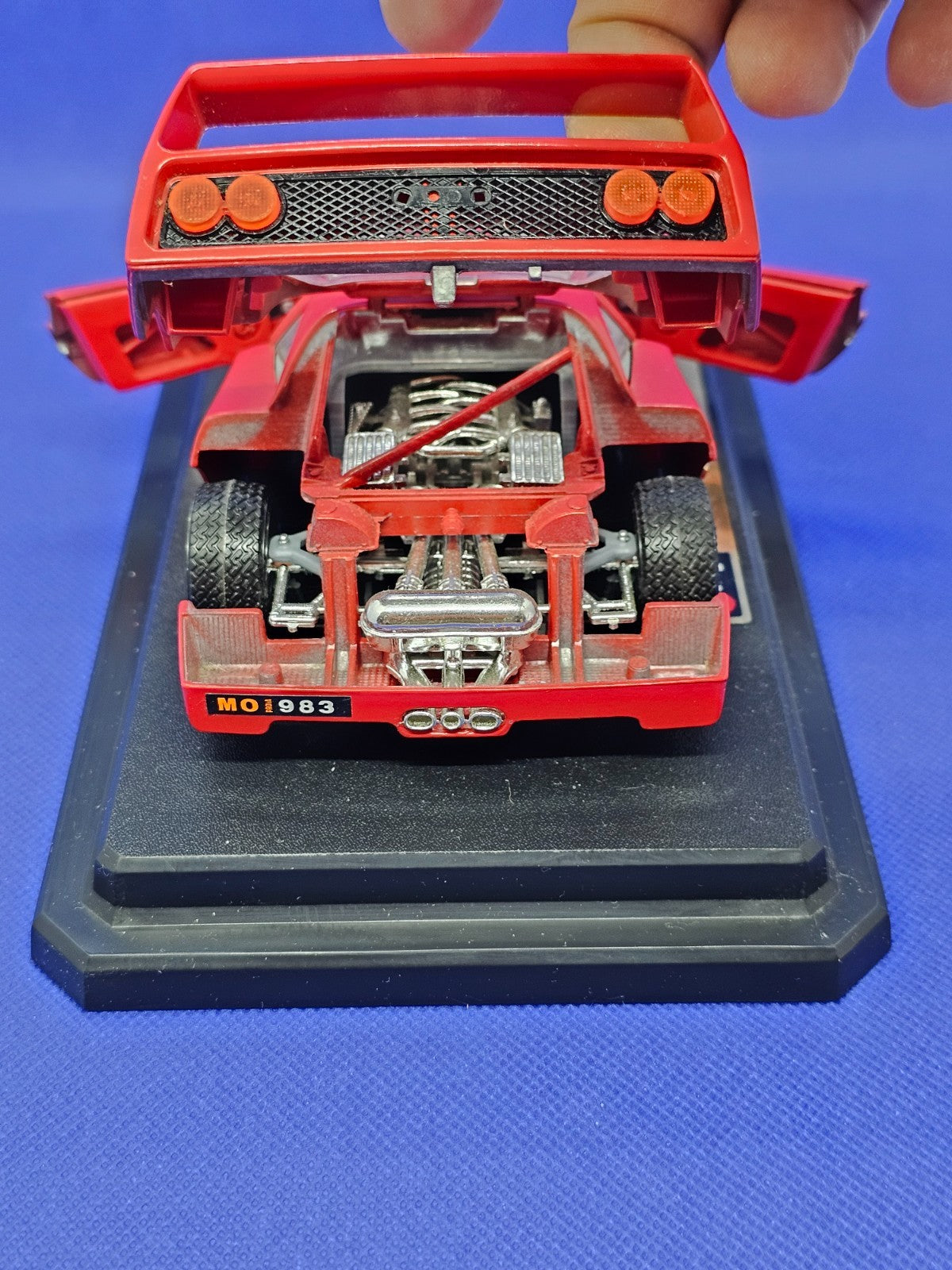 Ferrari F40 1987 Bburago 124 Miniature Rouge Avec Socle Sans Essuie Glace4
