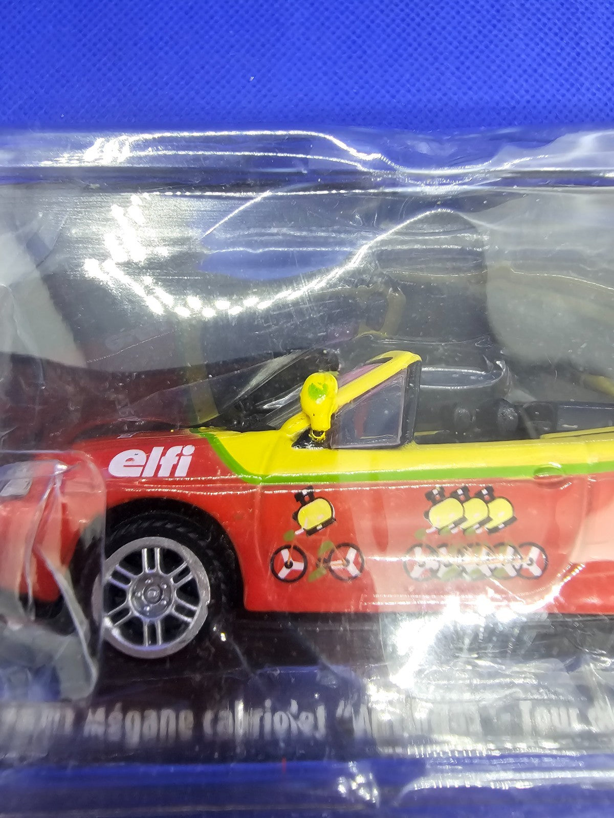 Renault Mégane Cabriolet Antargaz Elfi Tour de France 2001 Norev 143 Abimée1