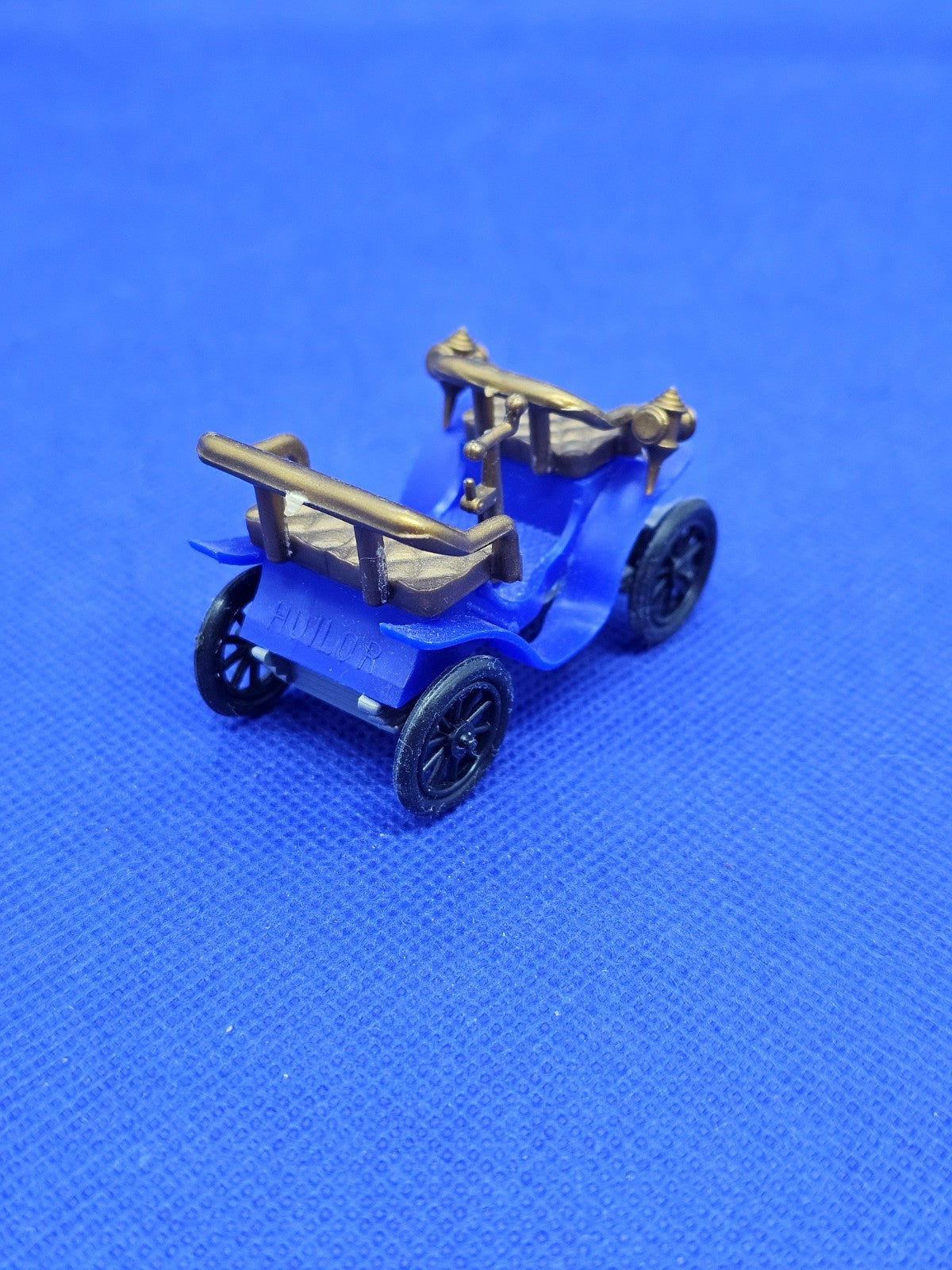 De Dion Bouton 1900 Vis-à-vis Huilor Clé miniature publicitaire 5,5 cm1