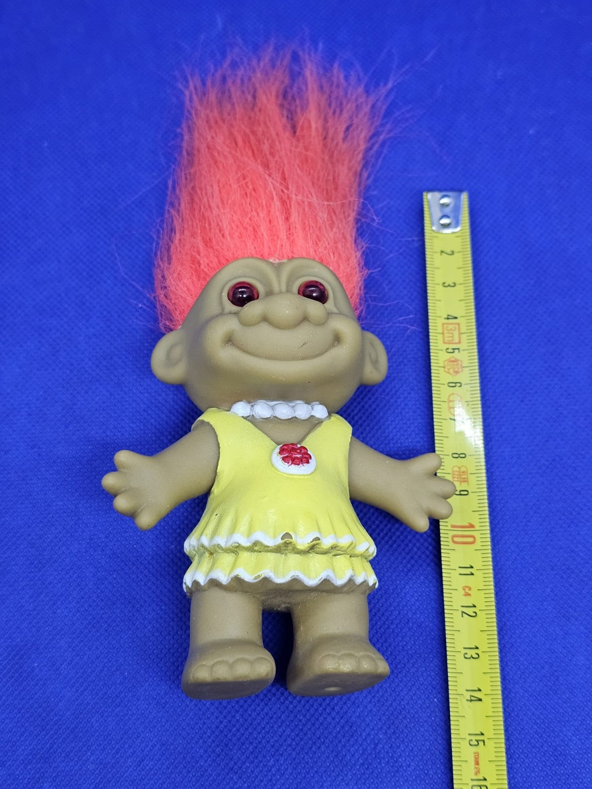Poupée Troll Vintage Robe Jaune Cheveux Rouges Années 1990 14 cm1