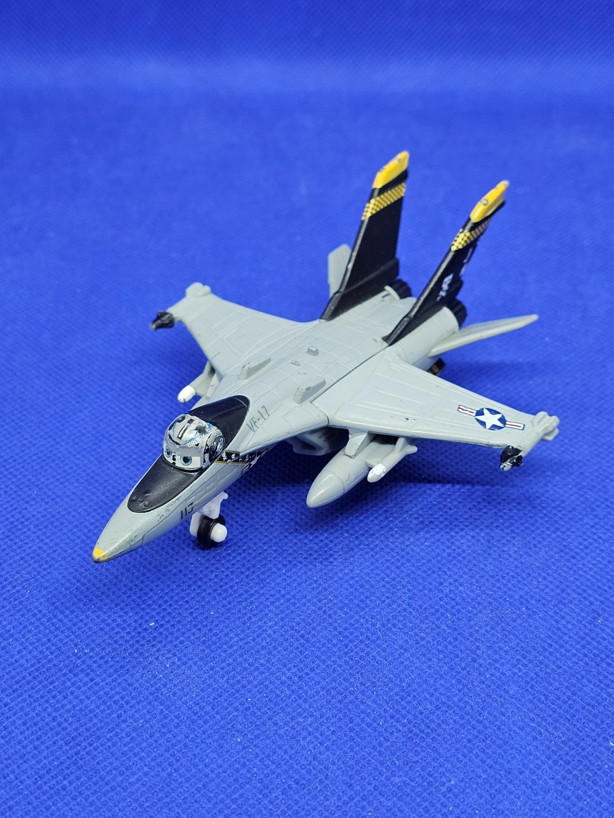 Bravo Disney Planes Mattel 155 Avion Chasse Die Cast FA-18 20130