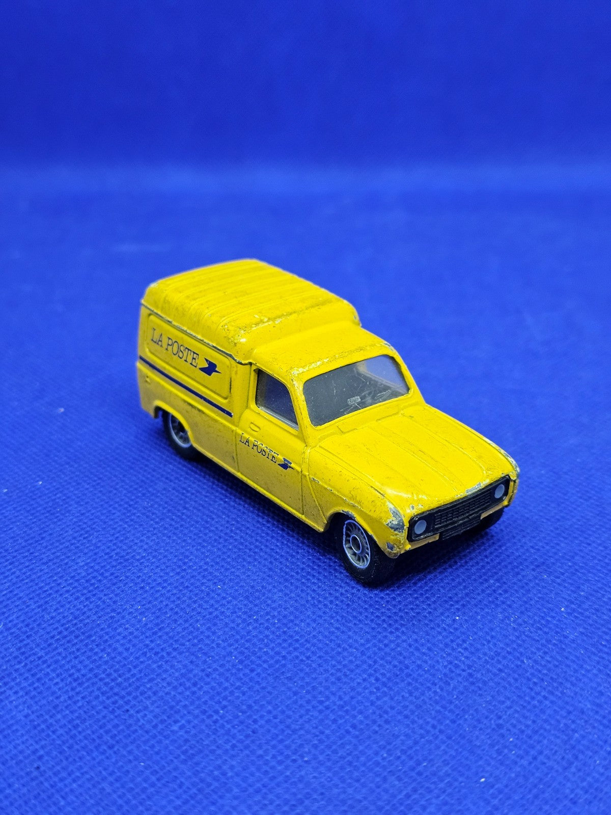 Renault 4 F4 La Poste Solido 143 Made in Portugal Jaune1