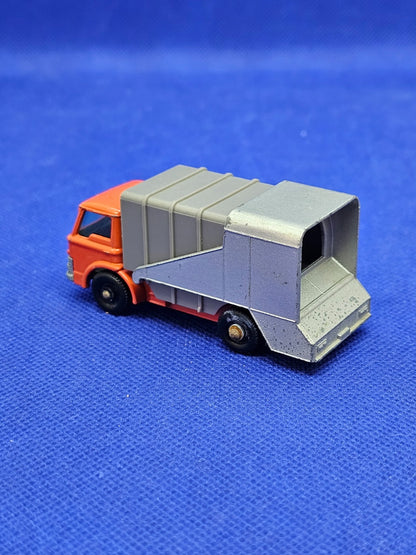 Matchbox Refuse Truck No 7 Lesney Made in England Vintage1