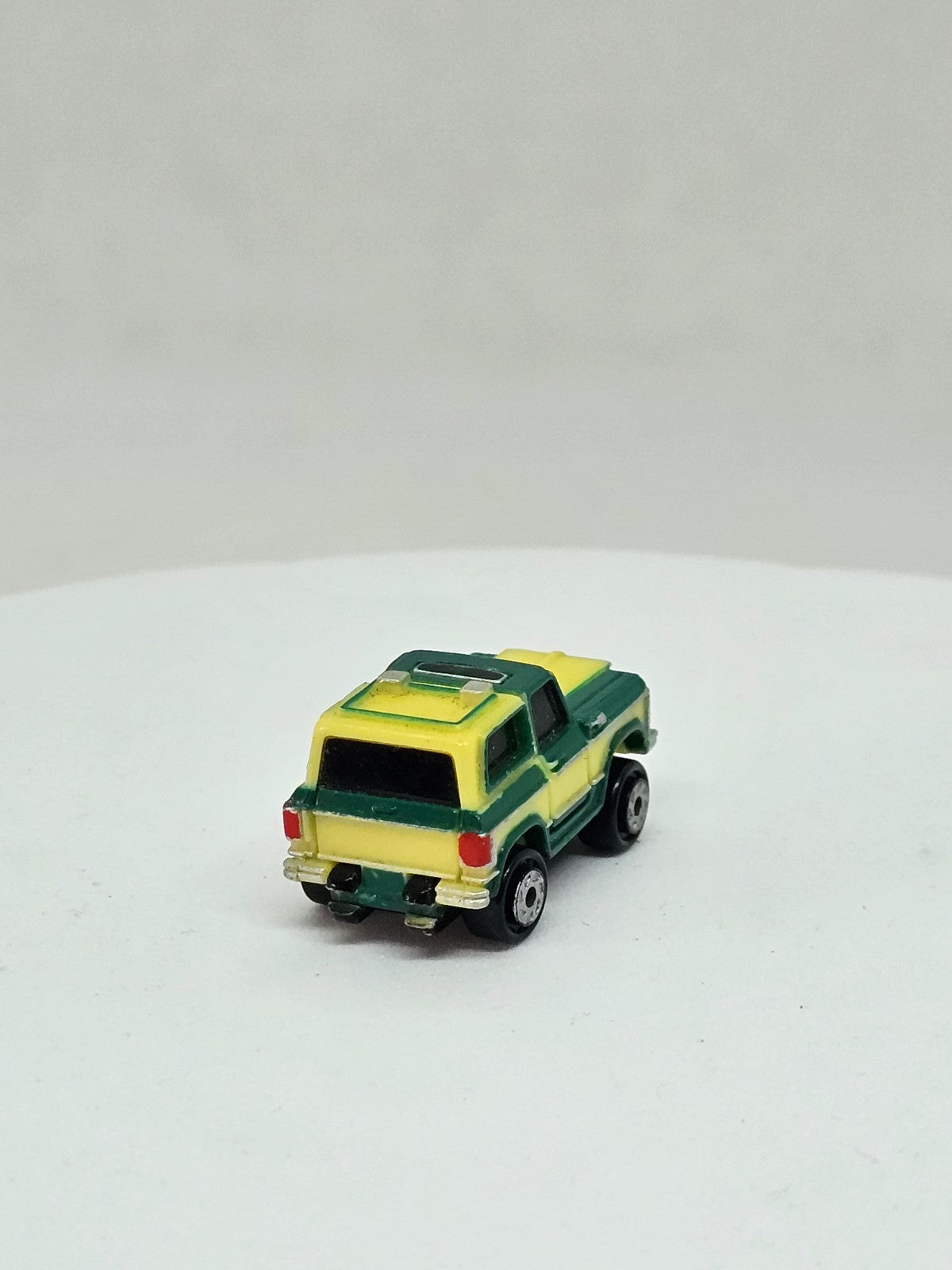 7860557