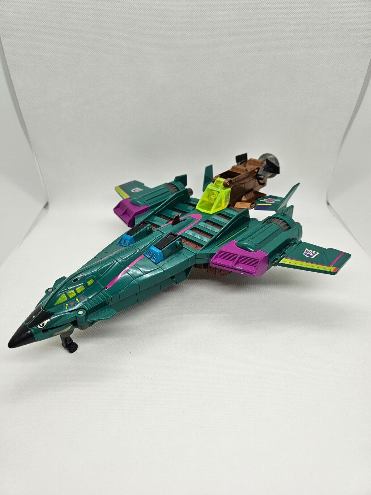 5562132