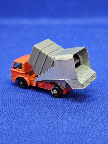 Matchbox Refuse Truck No 7 Lesney Made in England Vintage3
