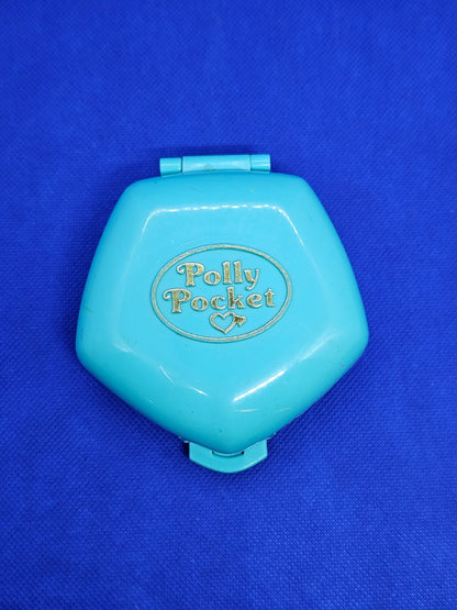 Polly Pocket Polly in the Nursery Bluebird 1992 Coffret Turquoise Vintage Incomp1