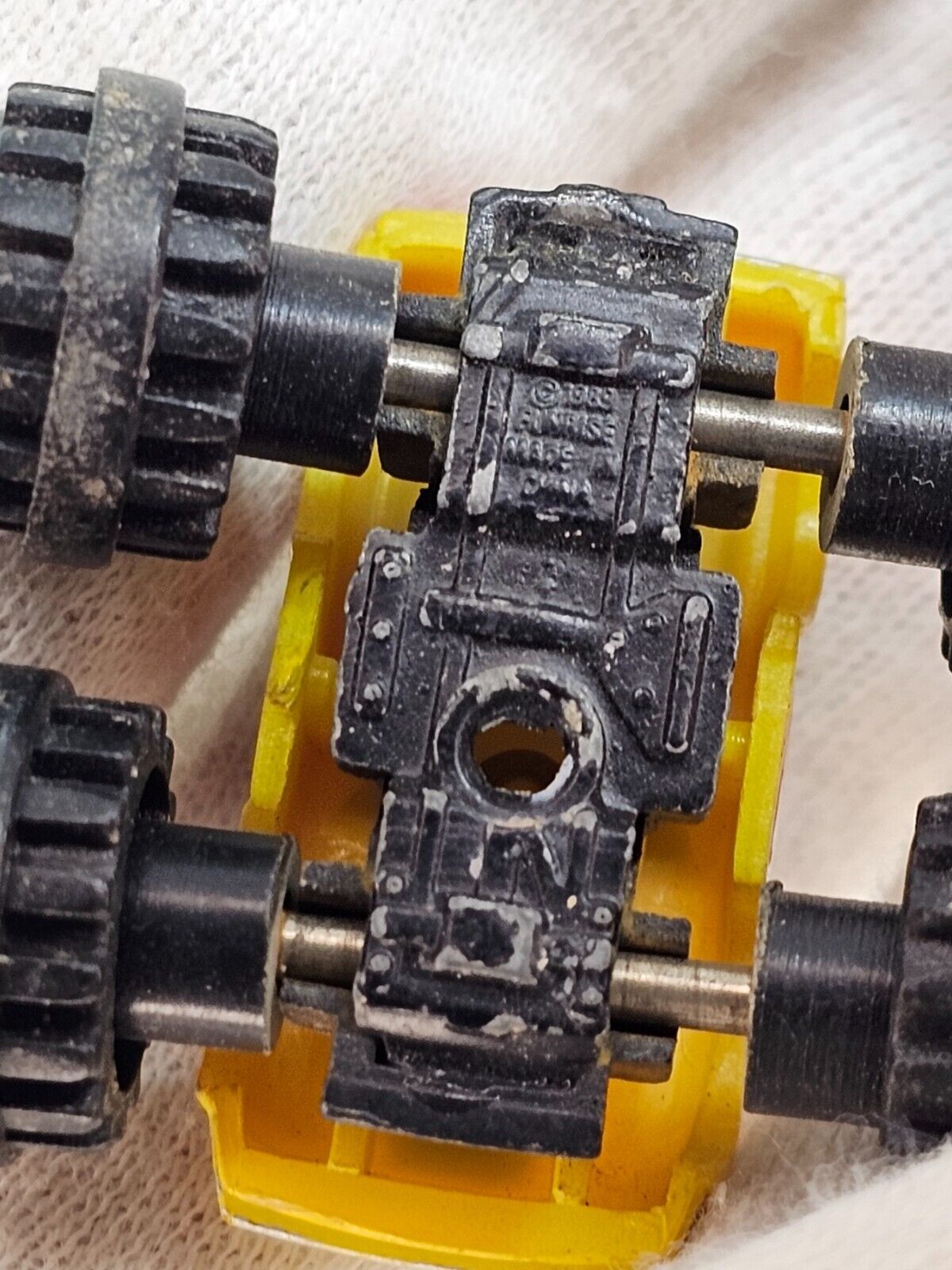 5561803