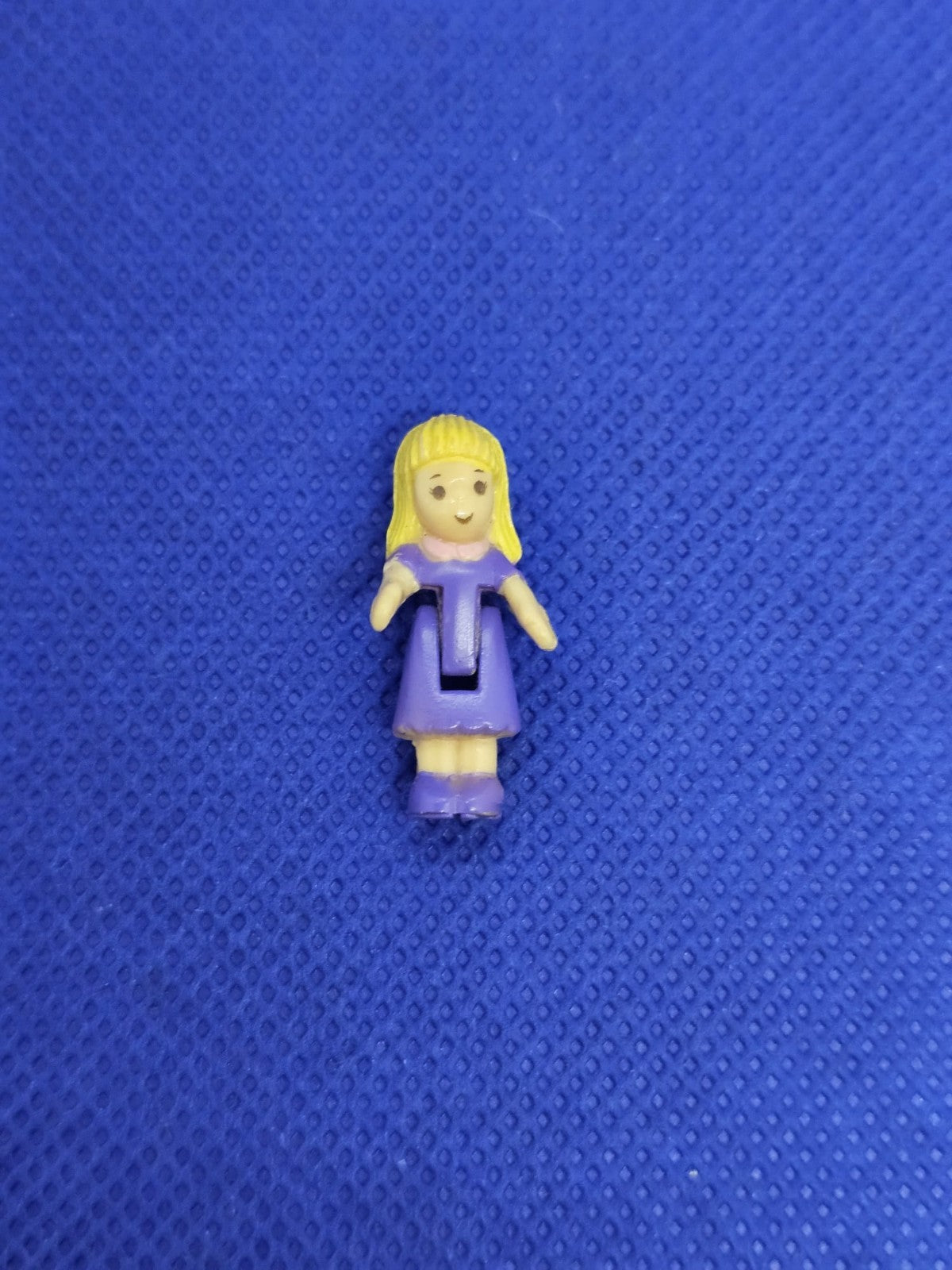 Figurine Tiny Dreams Blue Box Toys Blonde Robe Violette Vintage Années 900