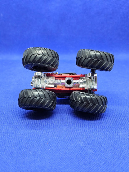 Bone Crusher Hot Wheels Monster Trucks Flames Skull Mattel 2018 164 9 cm2
