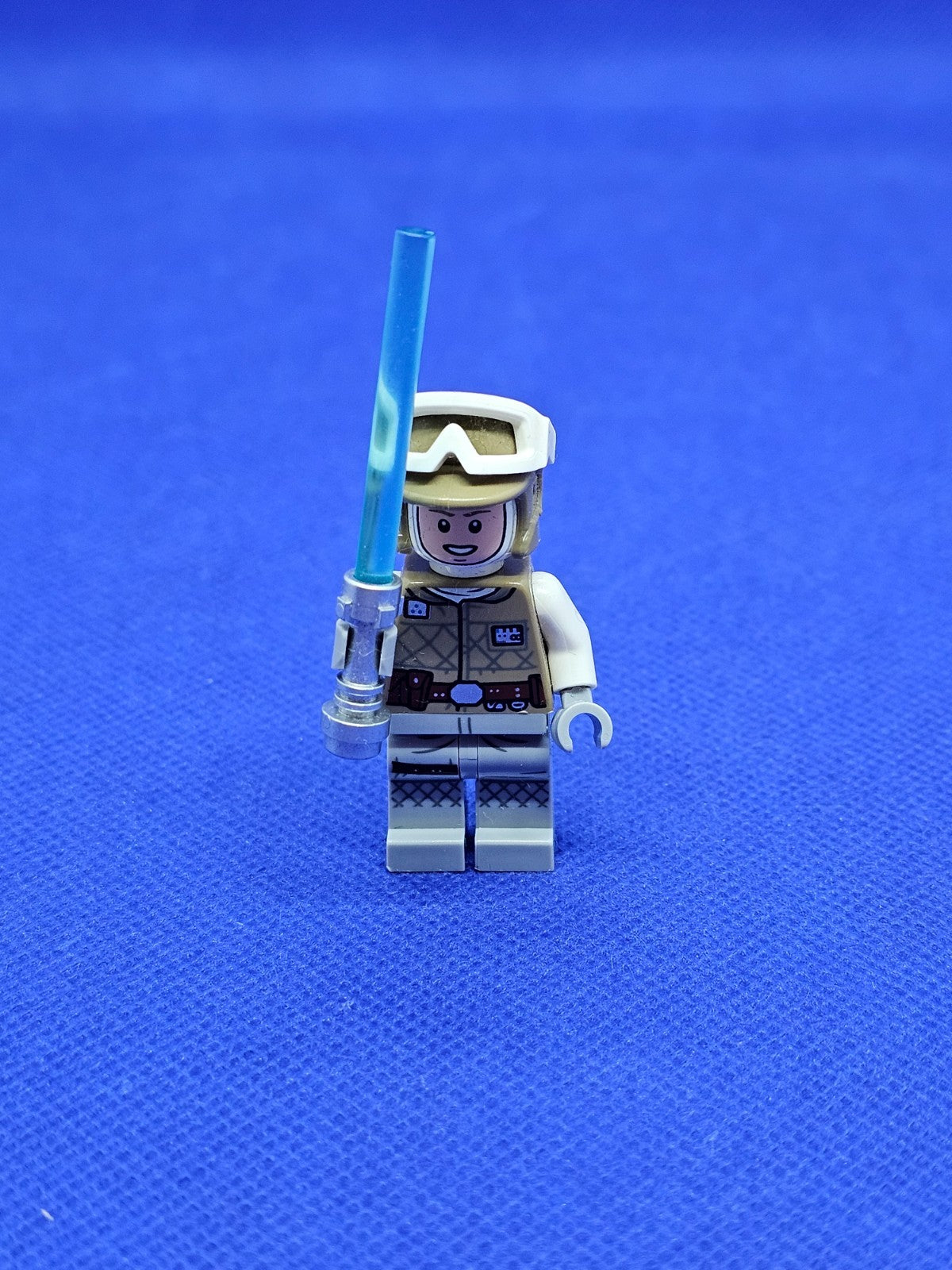 Luke Skywalker Hoth LEGO Star Wars SW1143 2021 Minifigurine Sabre Bleu0