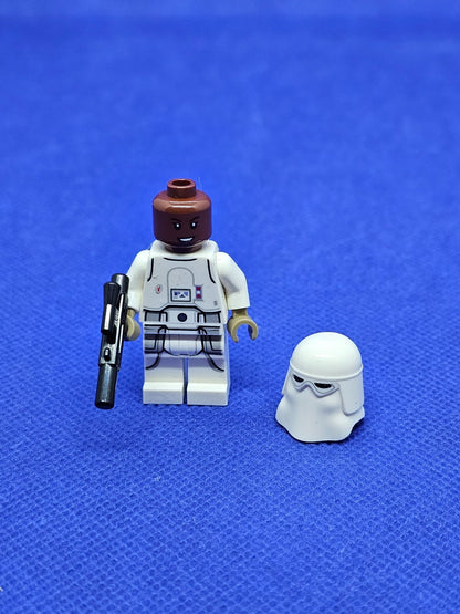 Snowtrooper Femme LEGO Star Wars sw1180 2021 Minifigurine Impériale2