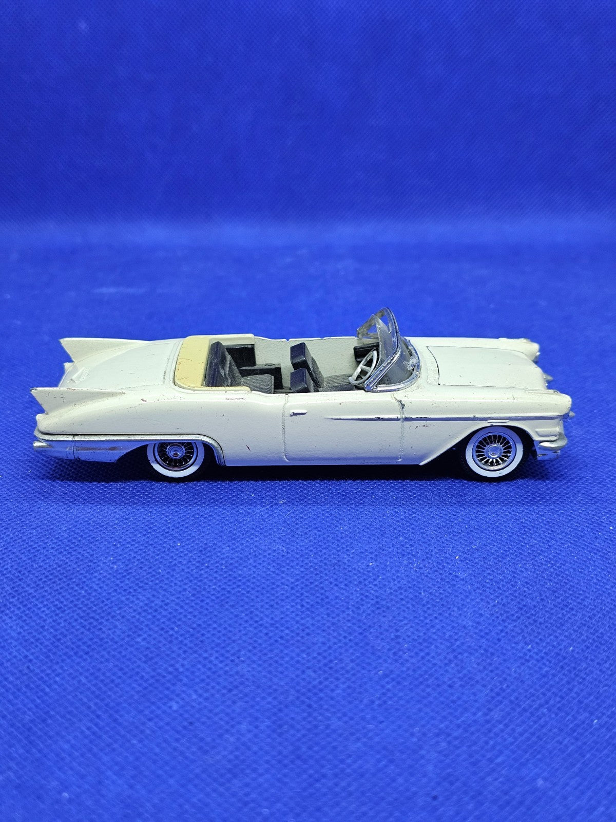 Cadillac Eldorado Biarritz 1957 Solido Made in France 145 N45005