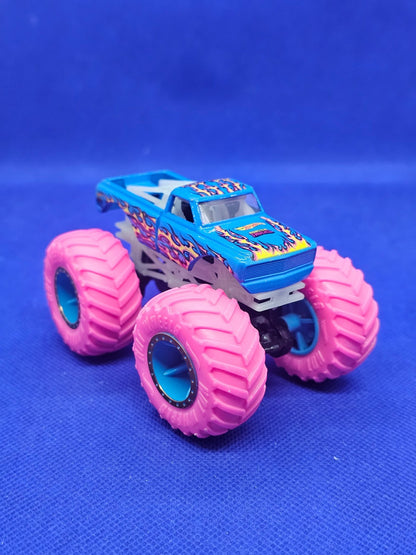 Hot Wheels Monster Trucks Pure Muscle Glow In The Dark 164 Mattel Loose0