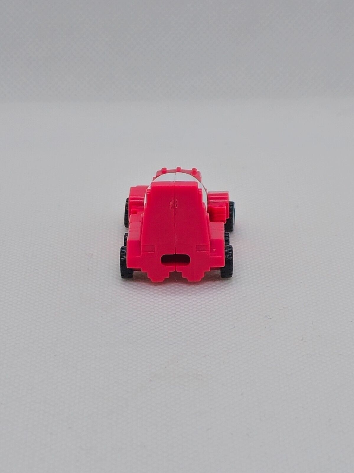 5561827