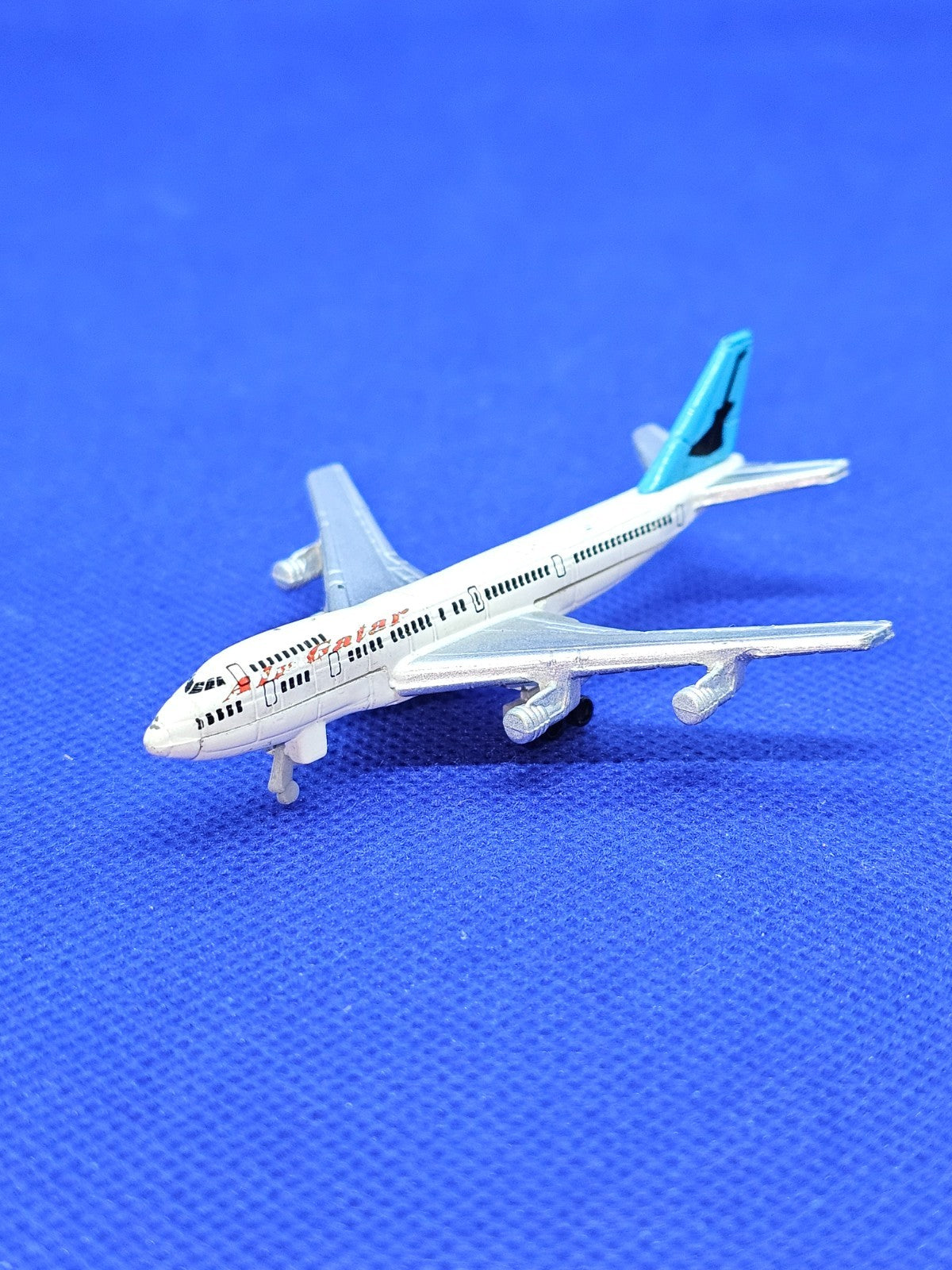 Boeing 747 Air Qatar Micro Machines Galoob 1992 avion miniature vintage0