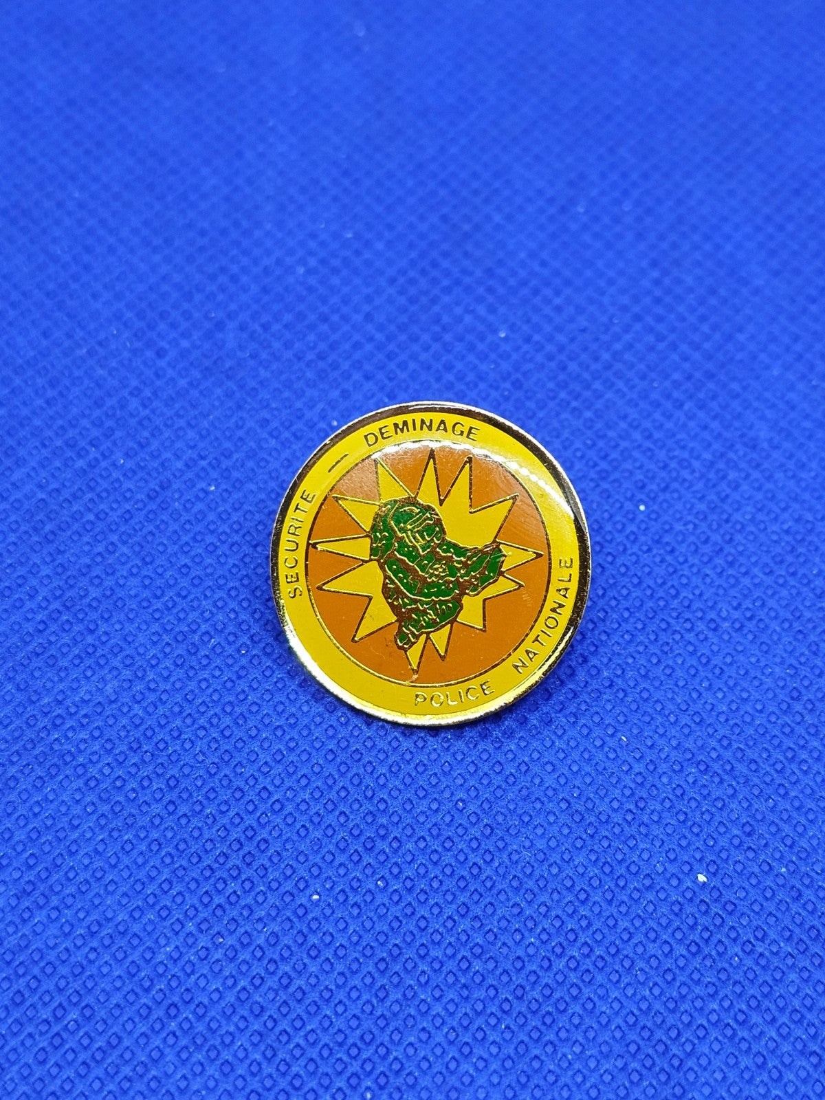Pin’s Déminage Sécurité Police Nationale Démineur Artificier Vintage0