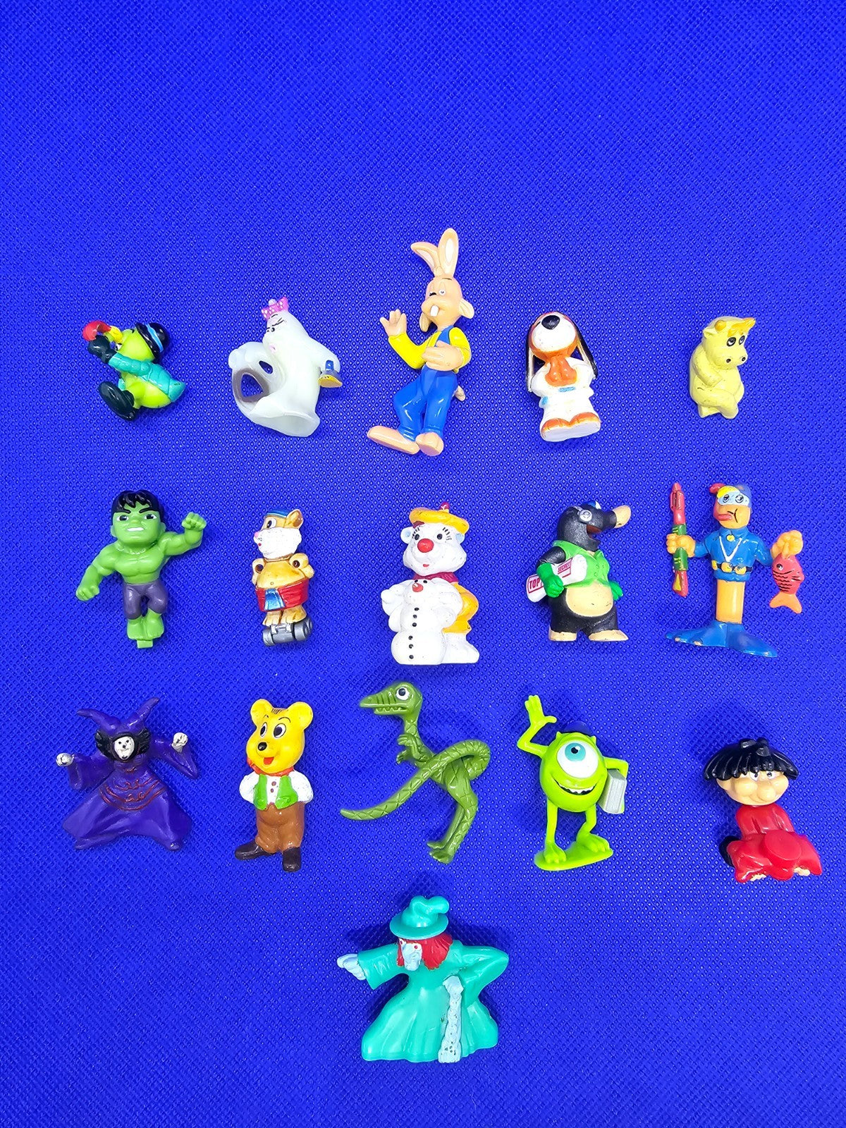 Lot de 16 mini figurines Kinder divers Hulk, dino, Mike Wazowski, animaux, carto1