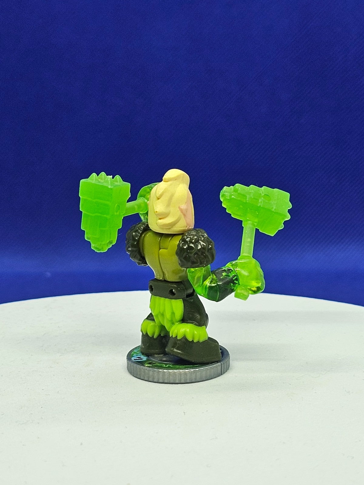 Akedo Angry Astrid Figurine Ultimate Arcade Warriors Moose Toys Series 1 5cm4