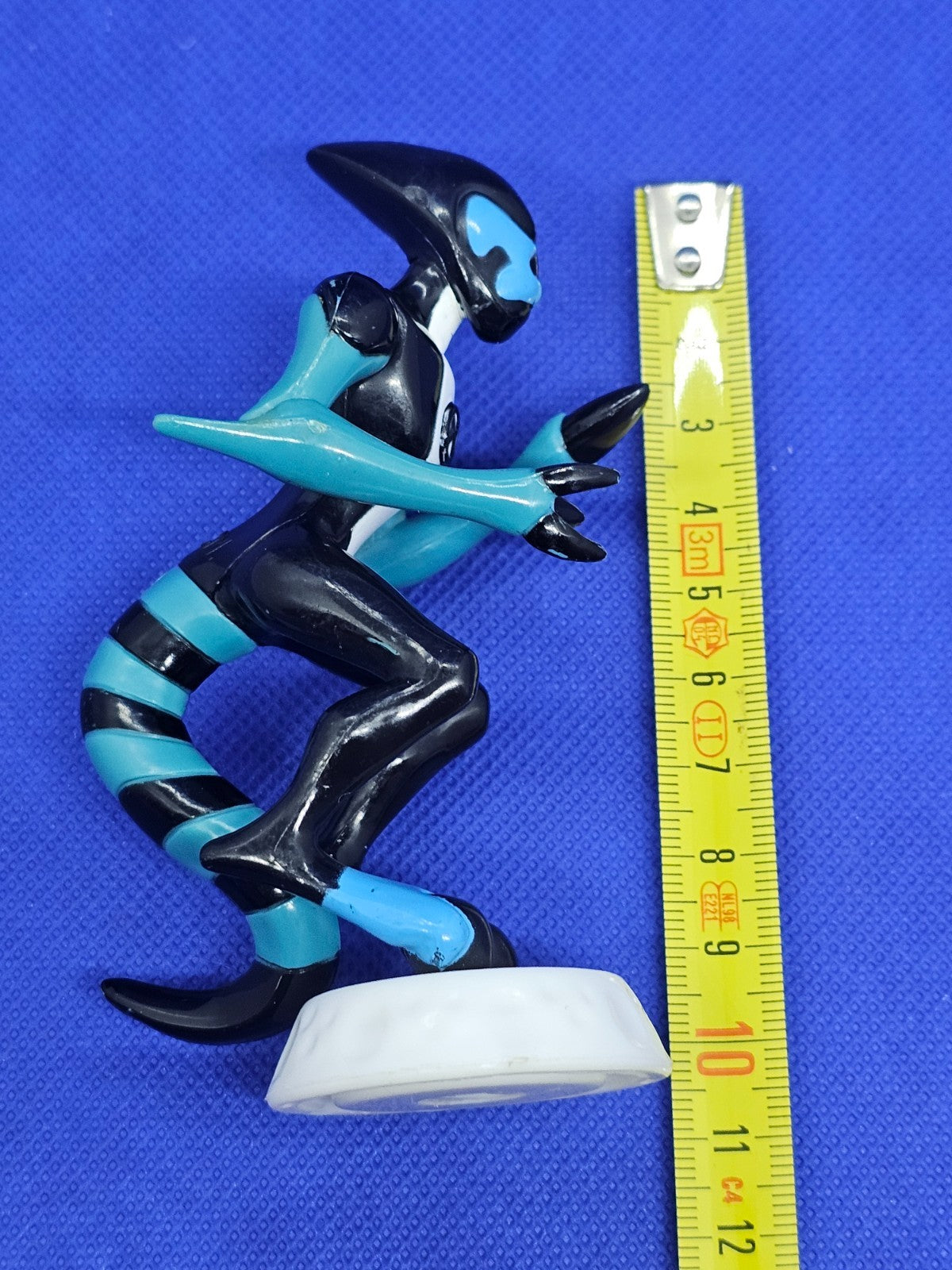 XLR8 Ben 10 Classic Cartoon Network figurine avec socle blanc 10 cm4