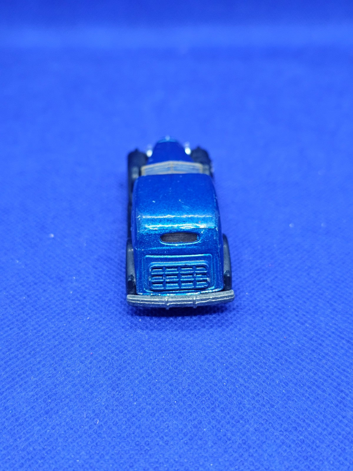 35 Classic Caddy Hot Wheels Cadillac 1981 Malaysia Bleu Métallisé 7 cm2