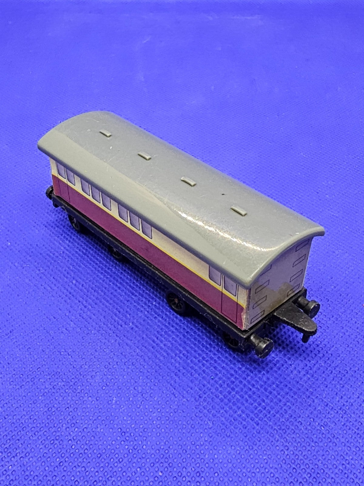 Red Express Coach Thomas Friends ERTL 1996 wagon voyageurs métal vintage0