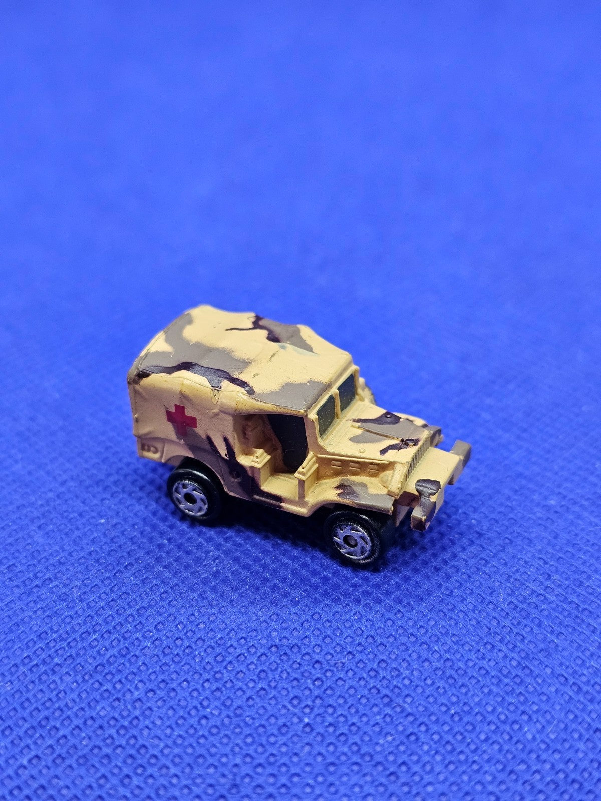Micro Machines M37 Light Cargo Truck Medical Galoob 1989 Camouflage Désert0