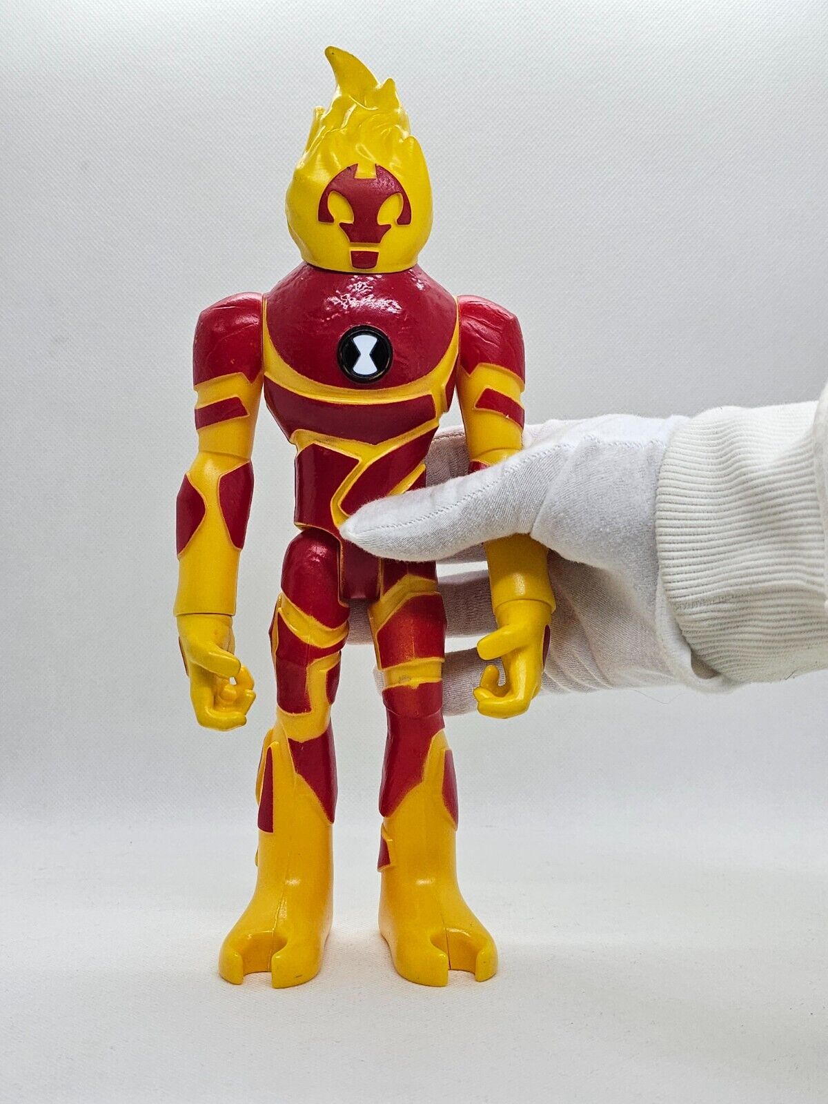 5561978